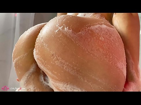 ❤️ Brunette Masturbates Pussy b'vibratur għal orga intens fid-doċċa Porn biss f'mt.passionateembracespotlight.ru ☑