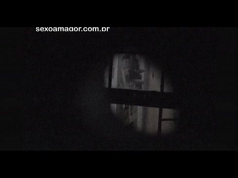 ❤️ Blondie tiġi filmata segretament minn voyeur tal-viċinat moħbi wara briks vojta Porn biss f'mt.passionateembracespotlight.ru ☑